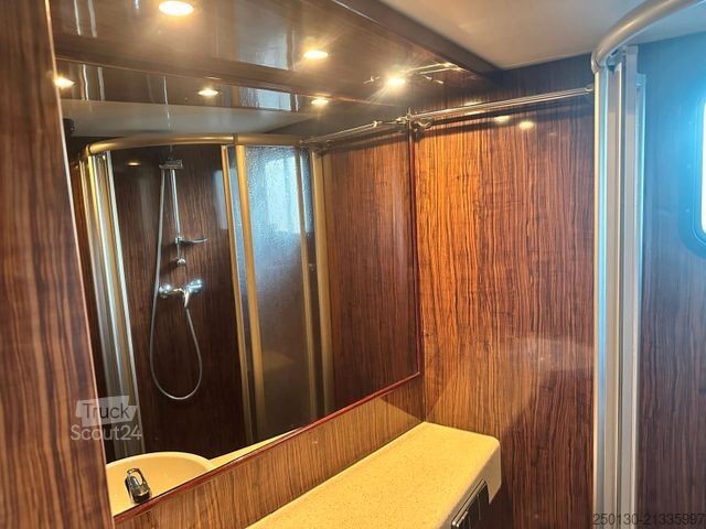 Camion pour bétail SCANIA R380 6x2 LL 7 Pferde + Bad/ TV/ WC/ Küche