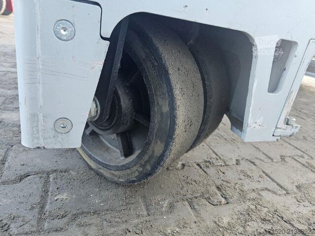 Carrello elevatore a 4 direzioni Hubtex PHOENIX MQ45 - TRIPLEX