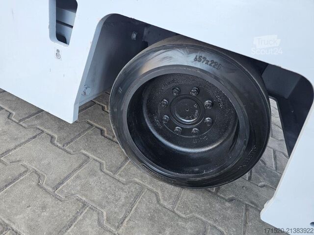 4-way forklift Hubtex PHOENIX MQ45 - TRIPLEX