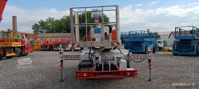 Vrachtwagen met bakwagen Nissan Cabstar Multitel MX210 - 21m - 200kg