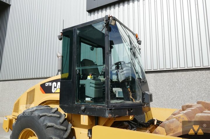 Enkele wals Caterpillar CP76