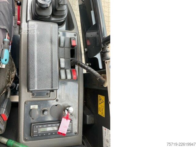 Skåpbil Komatsu Komatsu WA 80M-8E0