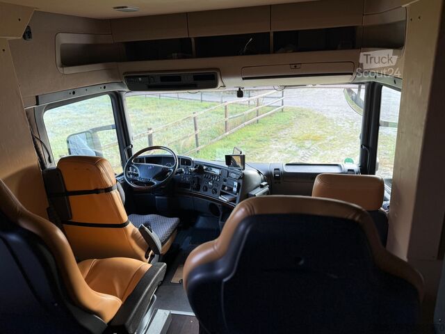 Camion avec citerne SCANIA Pferdetranporter R380