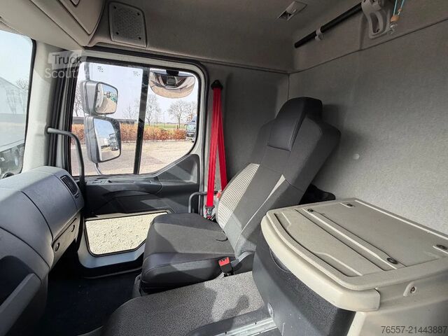 Suitcase Renault D D.210.12 EURO6. 2020.