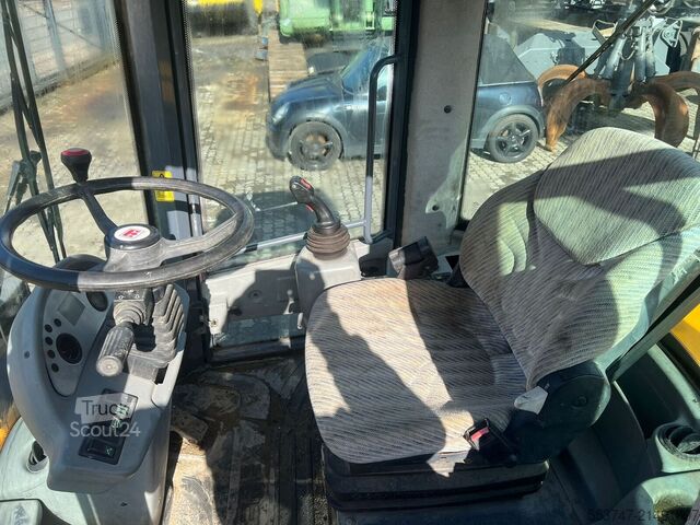 Cargadora sobre neumáticos Terex TL 80