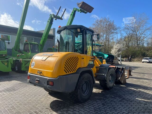Cargadora sobre neumáticos Terex TL 80