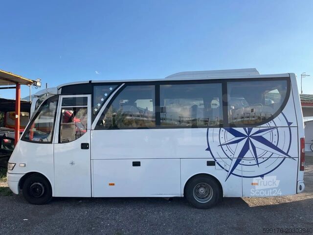 Távolsági busz IVECO 65C