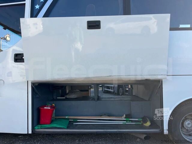 Távolsági busz IVECO 65C