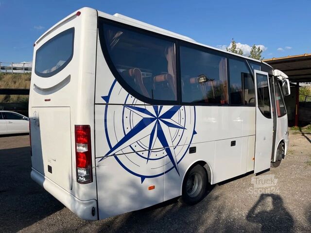 Távolsági busz IVECO 65C