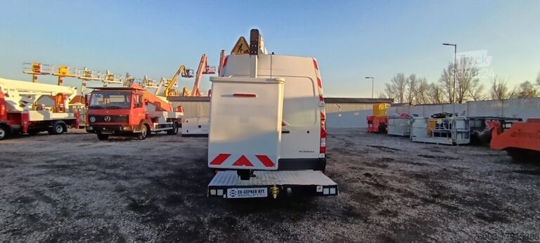 Furgonetă cu cutie Renault Master Klubb K32