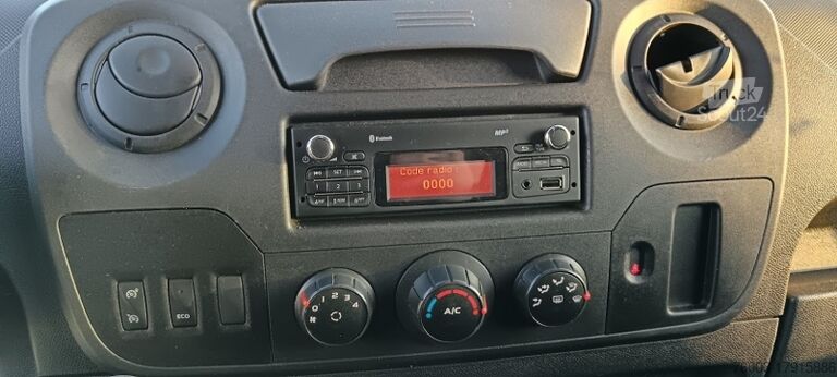 Furgonetă cu cutie Renault Master Klubb K32