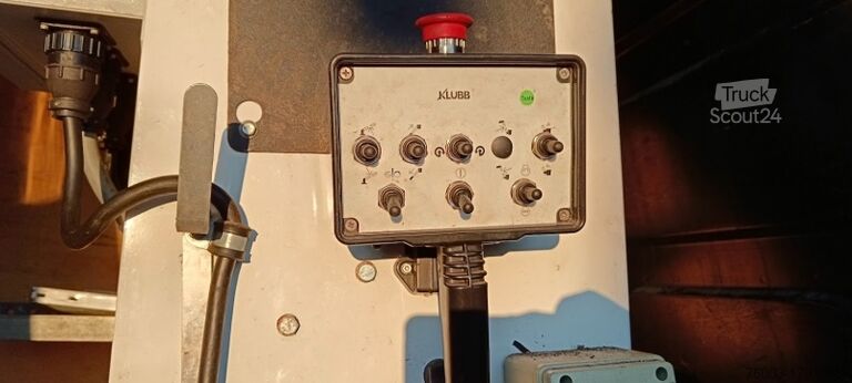 Furgonetă cu cutie Renault Master Klubb K32