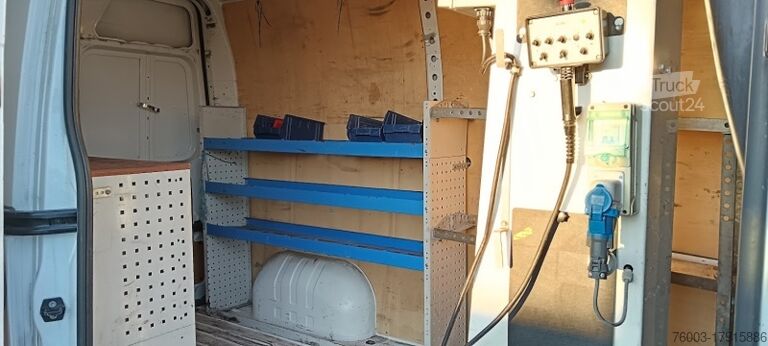 Furgonetă cu cutie Renault Master Klubb K32