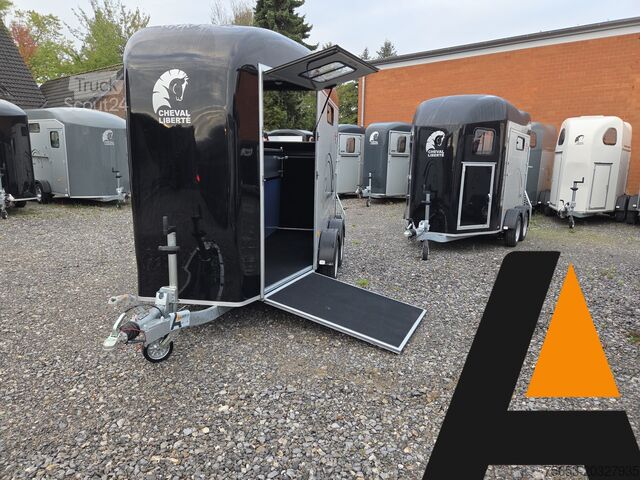 Paardentrailer Cheval Liberté Touring XL Sattelschrank Frontexit