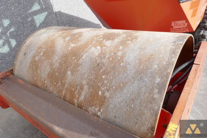 Enkel trumvals Dynapac CA152D