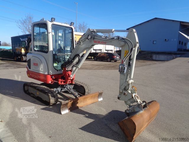 Mini ekskavatorius TAKEUCHI TB 225 Powertilt Löffel Taklock 2.400 kg