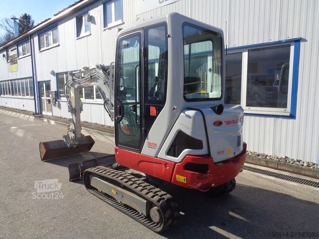 Mini ekskavatorius TAKEUCHI TB 225 Powertilt Löffel Taklock 2.400 kg
