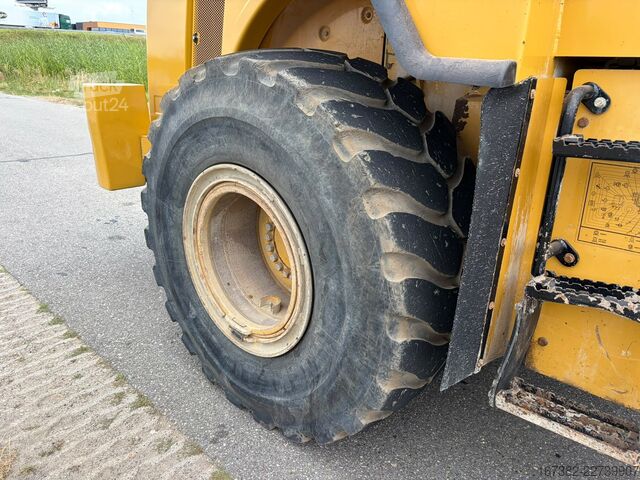 товарач Caterpillar 950H