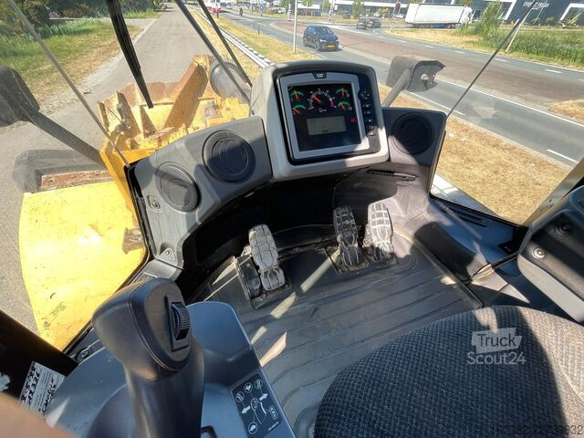 Cargador Caterpillar 966K