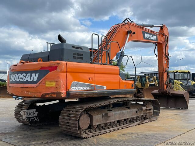 Excavadora sobre orugas Doosan DX300LC-5