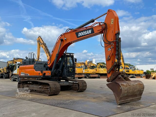 Excavadora sobre orugas Doosan DX300LC-5