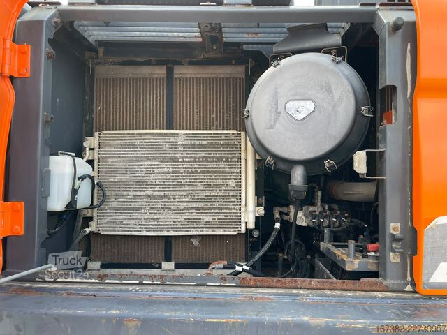 Excavadora sobre orugas Doosan DX300LC-5