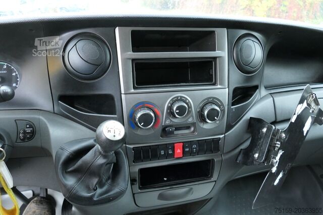 Κλειστό βαν iveco Daily 35 S11 C30C AUTOMATIK KAMERA Regale LUFT DURCHGANG EURO-5 CoC